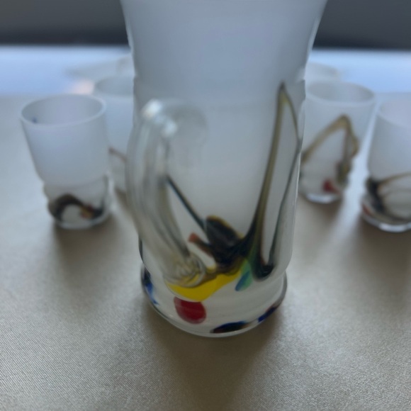 Vintage Marble Multicolor Blown Glass Pitcher and Six Matching Glasses - Picture 8 of 13